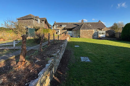 Land for sale in Holbeton