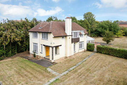 1 acre of House with Land for sale in Melton and Syston