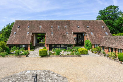 Barn Conversion for sale in Westwell