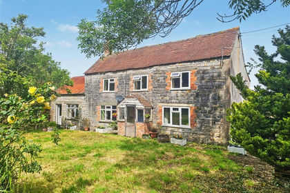 1.5 acres of Cottage for sale in Isle Brewers