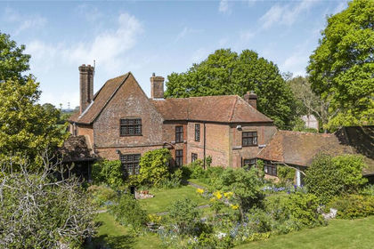 1.5 acres of Land for sale in Ellesborough