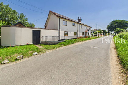 3 acres of Cottage for sale in Banham