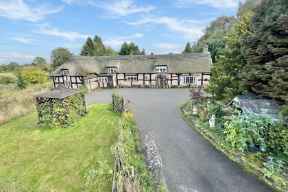 3.6 acres of Cottage for sale in Mobberley