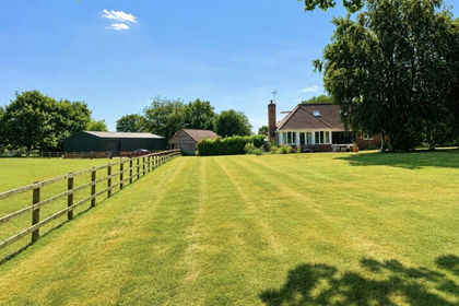 10 acres of Equestrian property for sale in Liss