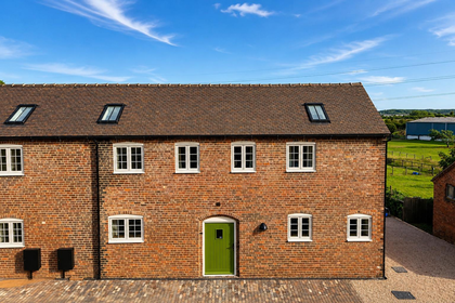 Barn Conversion for sale in Walton upon Trent