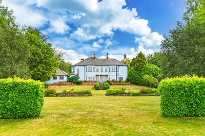 1 acre of House with Land for sale in Bassetlaw