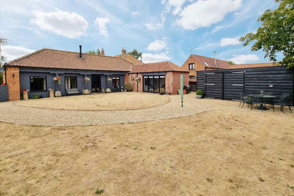 1.4 acres of Barn Conversion for sale in Kirkby la Thorpe