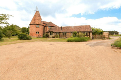 7.5 acres of House with Land for sale in Rotherfield