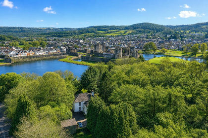 2.5 acres of House with Land for sale in Caerphilly