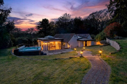 1 acre of House with Land for sale in Brentwood and Ongar