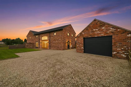 Barn Conversion for sale in Kingsley