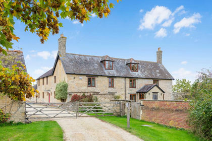 32 acres of Agricultural Land for sale in Marnhull