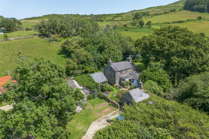 114.8 acres of Country Estate for sale in Clynnog