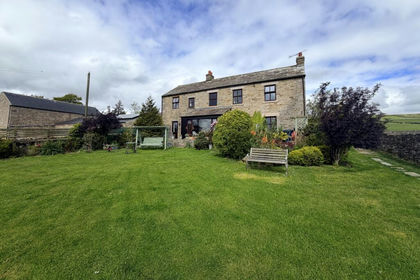 10.2 acres of Farmhouse for sale in Cotherstone