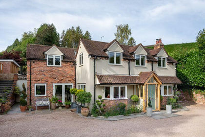 1.1 acres of House with Land for sale in Chaddesley Corbett
