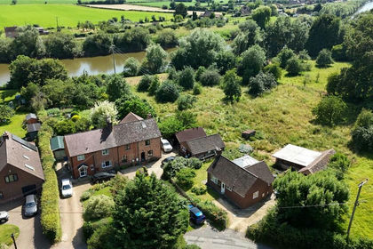 1.3 acres of House with Land for sale in Minsterworth