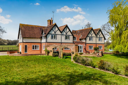 4.5 acres of House with Land for sale in Sandleheath