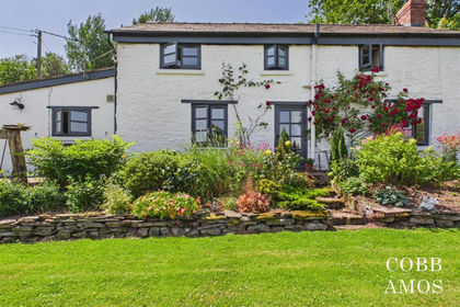 2.7 acres of Cottage for sale in Ewyas Harold