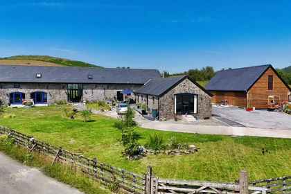Barn Conversion for sale in Llanfair-ar-y-bryn