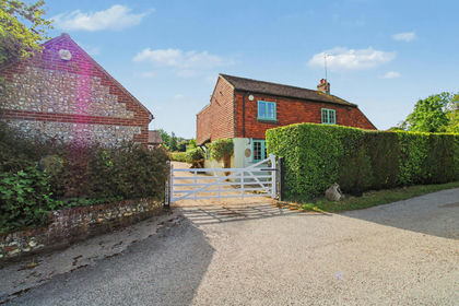 1.5 acres of House with Land for sale in Farnham