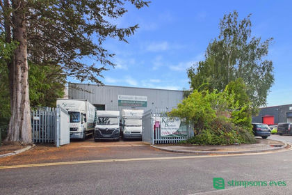 Warehouse for sale in Bedford