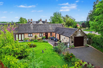 Barn Conversion for sale in Ellastone