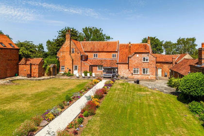 3 acres of Farmhouse for sale in Flawborough