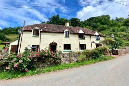 1.5 acres of Cottage for sale in Loxbeare