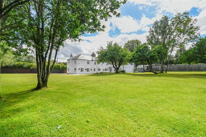 1 acre of House with Land for sale in Newbury