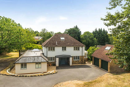 1.5 acres of House with Land for sale in Crondall