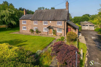 3 acres of Farmhouse for sale in Allostock