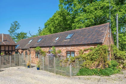 Barn Conversion for sale in Oldberrow