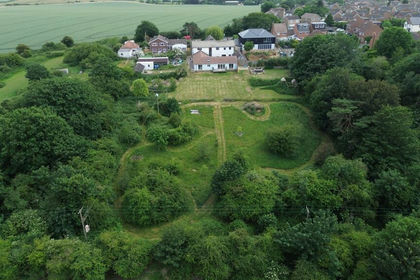 1.5 acres of House with Land for sale in Peacehaven