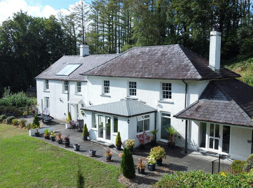 4.8 acres of House with Land for sale in Lampeter