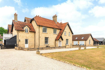 2.3 acres of Farmhouse for sale in North East Hertfordshire