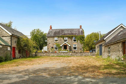 9.4 acres of Smallholding for sale in Llanfihangel-ar-Arth