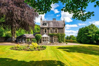 3 acres of House with Land for sale in Dumfriesshire, Clydesdale and Tweeddale