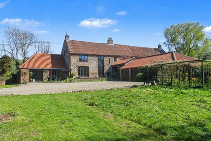 1 acre of Barn Conversion for sale in Hempstead