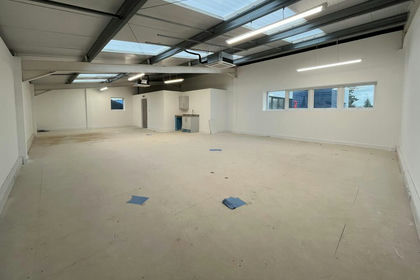 Warehouse for sale in Romsey