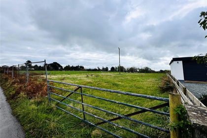 Land for sale in Llannor