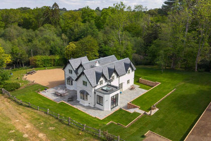 2.5 acres of House with Land for sale in Frant