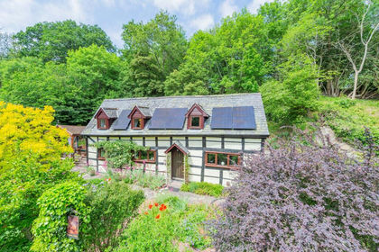 2.5 acres of Cottage for sale in Churchstoke