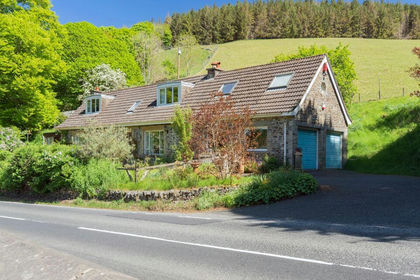 2 acres of Cottage for sale in Dumfriesshire, Clydesdale and Tweeddale