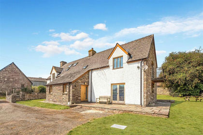 75.9 acres of Farm for sale in Felin-fach