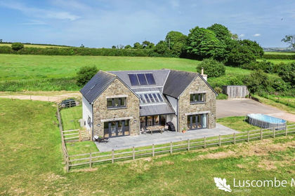 3.9 acres of House with Land for sale in North Huish