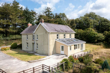 6 acres of Farmhouse for sale in Boncath