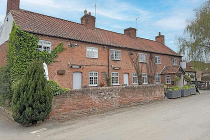Pub for sale in Fiskerton cum Morton