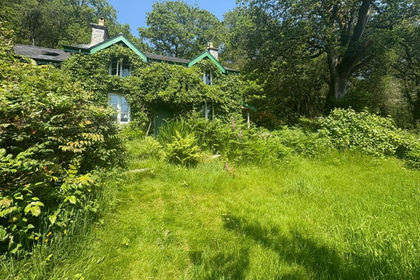 5 acres of Cottage for sale in Beddgelert