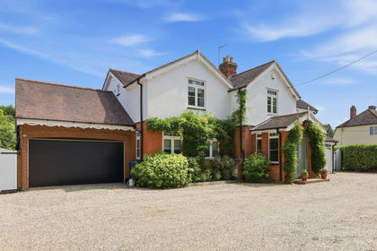 2 acres of House with Land for sale in South Hanningfield