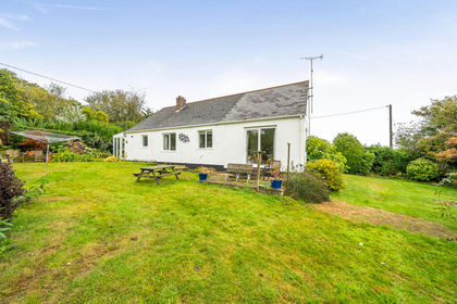 2.4 acres of House with Land for sale in Constantine